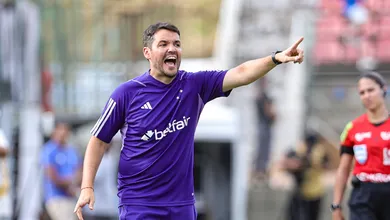 Larcam&oacute;n adianta planos para o cl&aacute;ssico e alinha discurso com diretoria do Cruzeiro