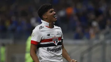 &lsquo;N&atilde;o acredito muito em promessas&rsquo;: joia desabafa sobre Zubeld&iacute;a e explica sa&iacute;da do S&atilde;o Paulo