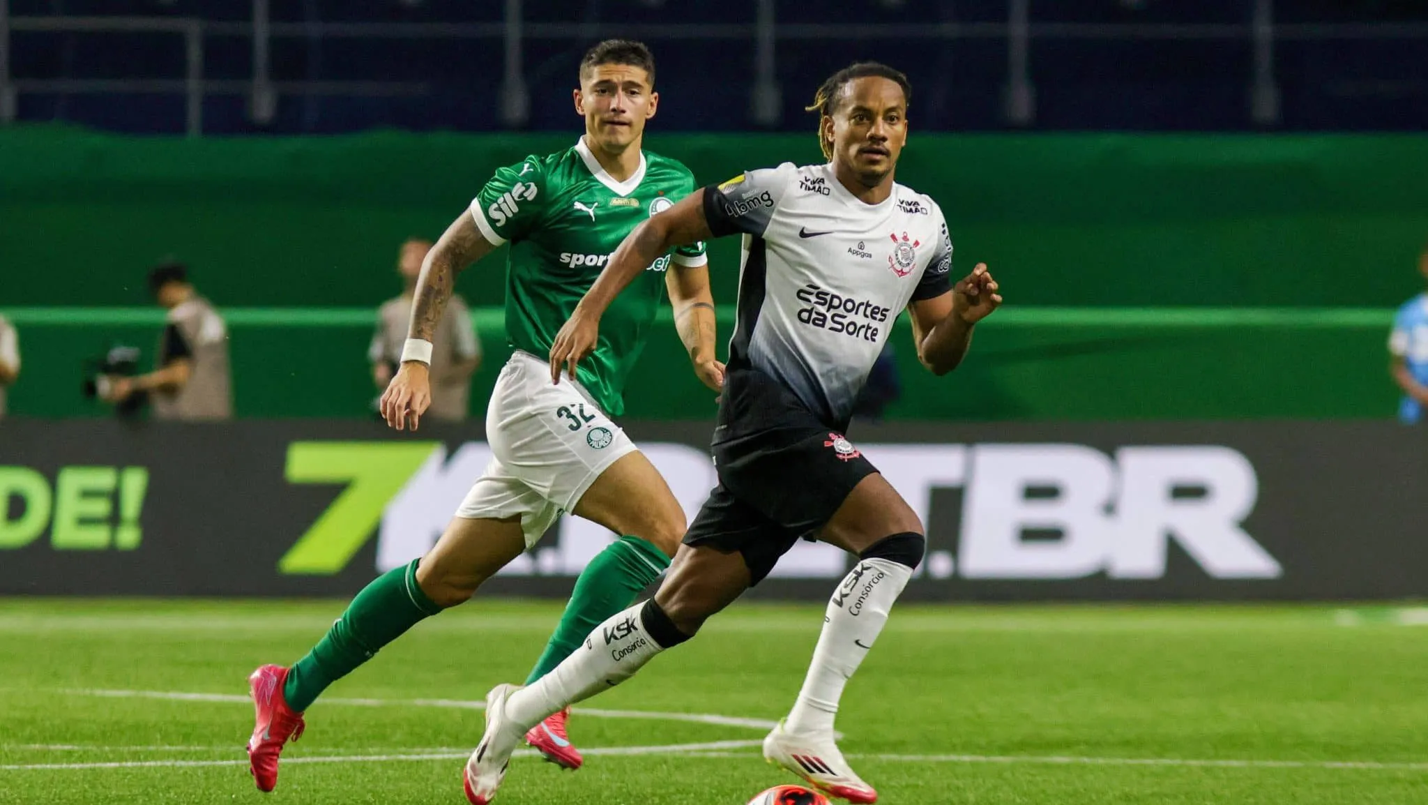 Corinthians e Palmeiras negociam com a Conmebol para adequar tabelas pensando no Brasileir&atilde;o