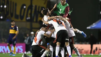 Boca lutou, usou a press&atilde;o da Bombonera e sonhou, mas River sobreviveu e vai &agrave; final