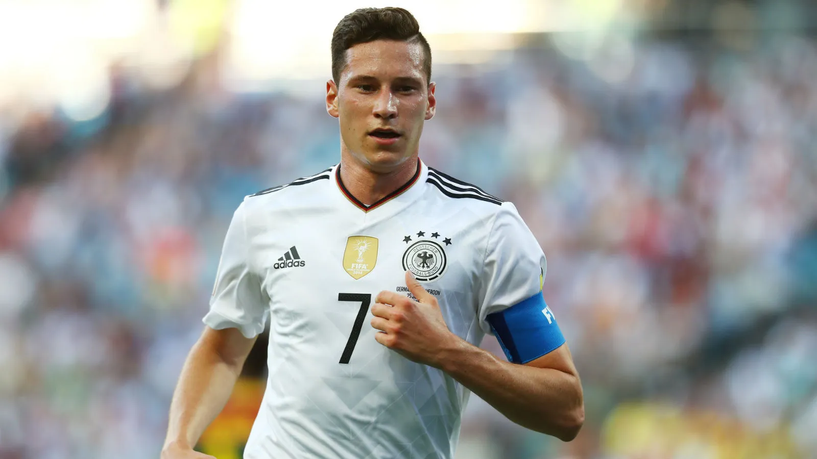 Draxler assina bela carta agradecendo aos torcedores russos pela Copa das Confedera&ccedil;&otilde;es