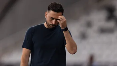 Ancelotti escuta primeiras vaias e j&aacute; tem um vexame para chamar de seu no Botafogo