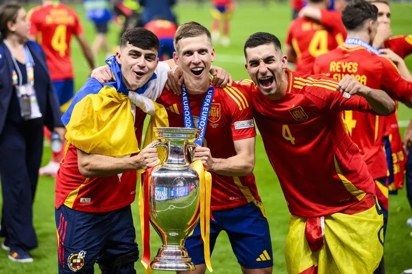 Barcelona aumenta oferta por Dani Olmo e pode fechar neg&oacute;cio em breve com o meia