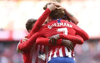 Durante a vit&oacute;ria do Atl&eacute;tico de Madrid, parte da torcida protestou contra a chegada de Morata
