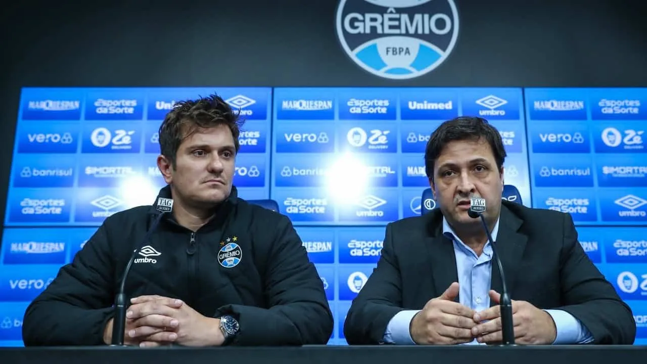 Em busca de substituto para Su&aacute;rez, dirigentes do Gr&ecirc;mio falam sobre Funes Mori e Aboubakar