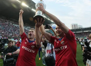Dois irm&atilde;os, um clube: os Berezutski terminam as carreiras como &iacute;cones do CSKA