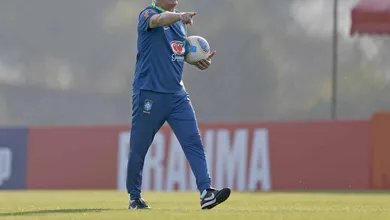 Dorival quer aproximar Sele&ccedil;&atilde;o do torcedor, mas esbarra em ingressos car&iacute;ssimos