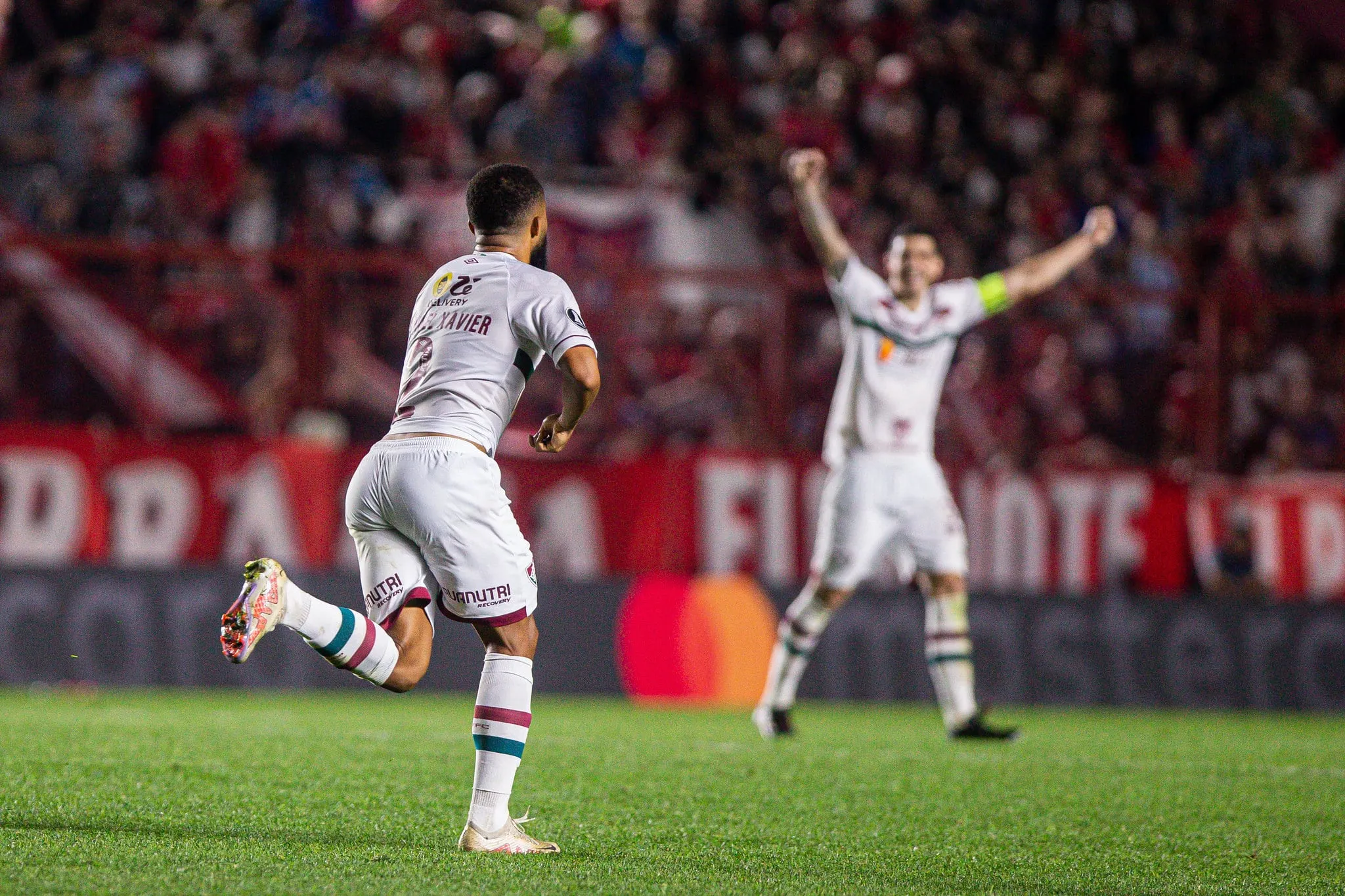 Fluminense arranca empate do Argentinos Juniors em jogo &eacute;pico na Libertadores