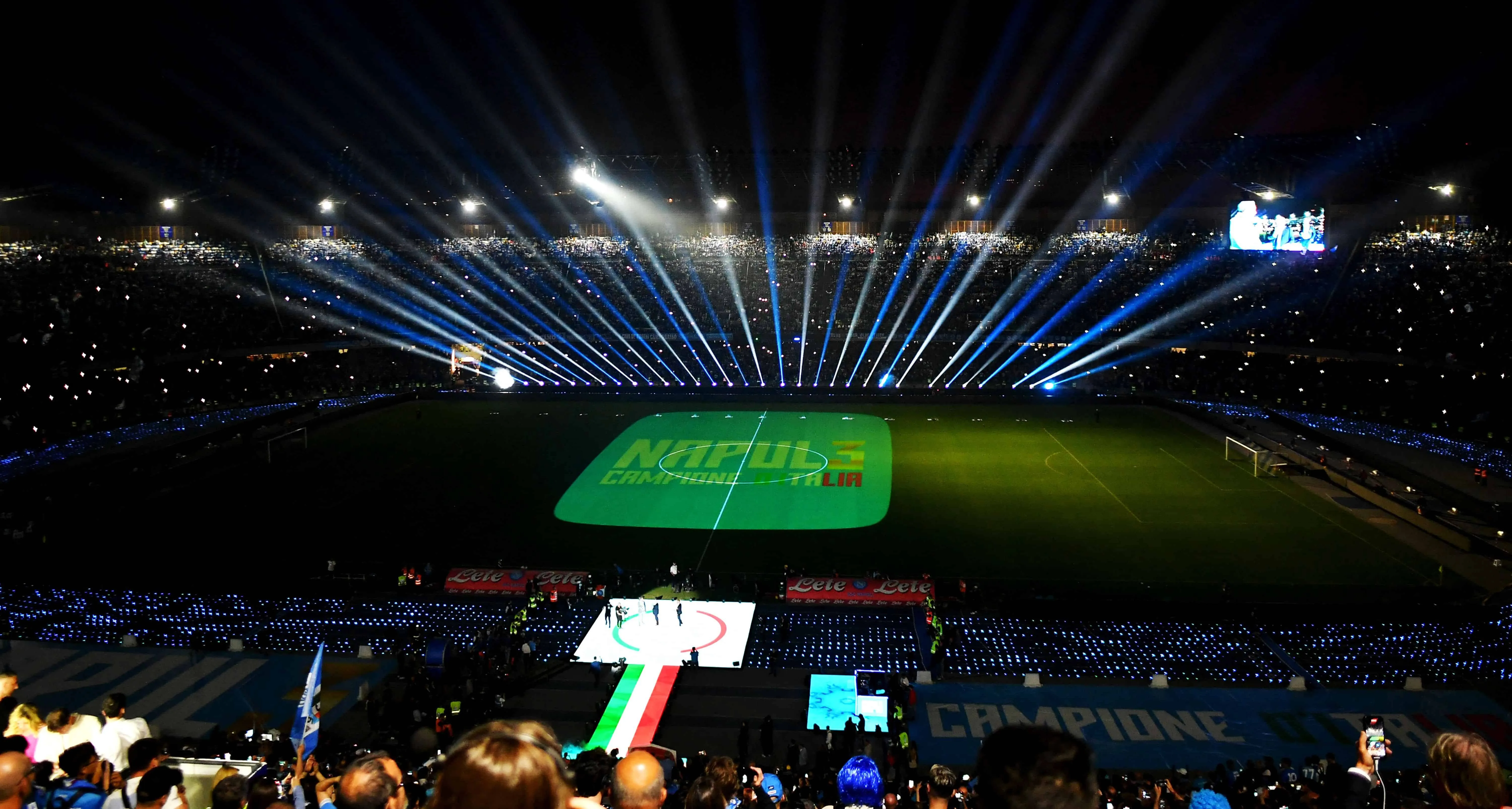Um v&iacute;deo completo com a emocionante festa do Napoli em sua recep&ccedil;&atilde;o no Est&aacute;dio Diego Armando Maradona