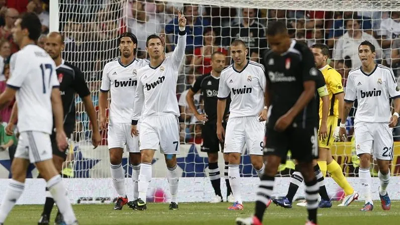 C. Ronaldo brilha e Real Madrid passa f&aacute;cil pelo Granada