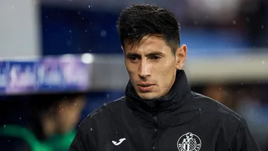 Encaminhado no Corinthians, Angileri bateu o p&eacute; por acerto, mas priorizou time argentino