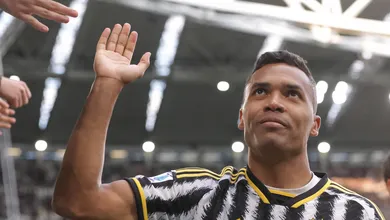 Zagueiro? Como foi a &uacute;ltima temporada de Alex Sandro, novo refor&ccedil;o do Flamengo