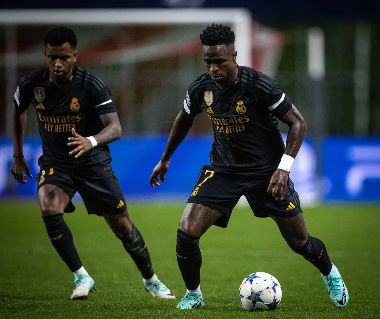 Rodrygo e Vini Jr no Real Madrid (Foto: IMAGO / nogueirafoto)