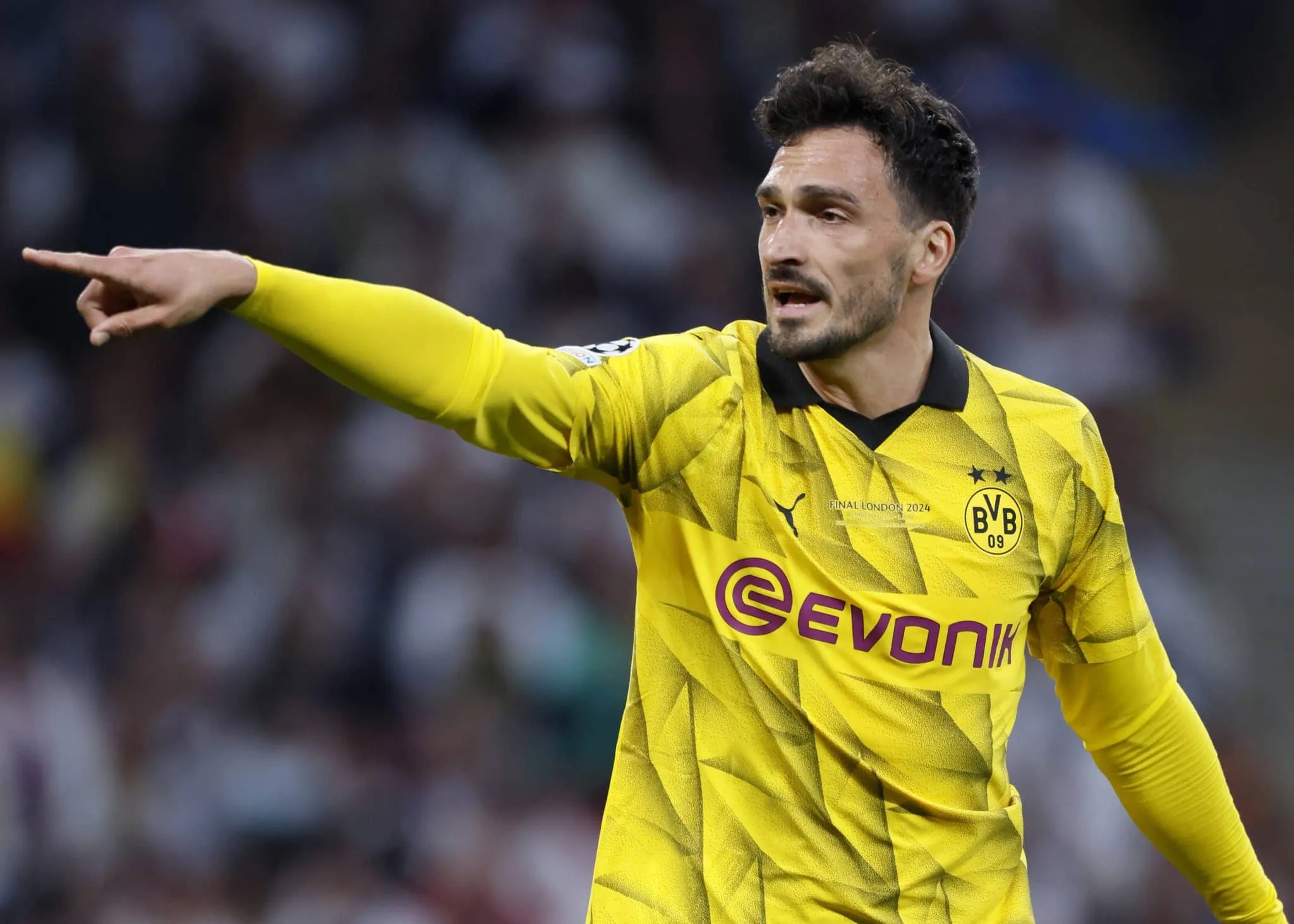 Ap&oacute;s esnobar a Espanha, Hummels viaja para It&aacute;lia para assinar com novo clube