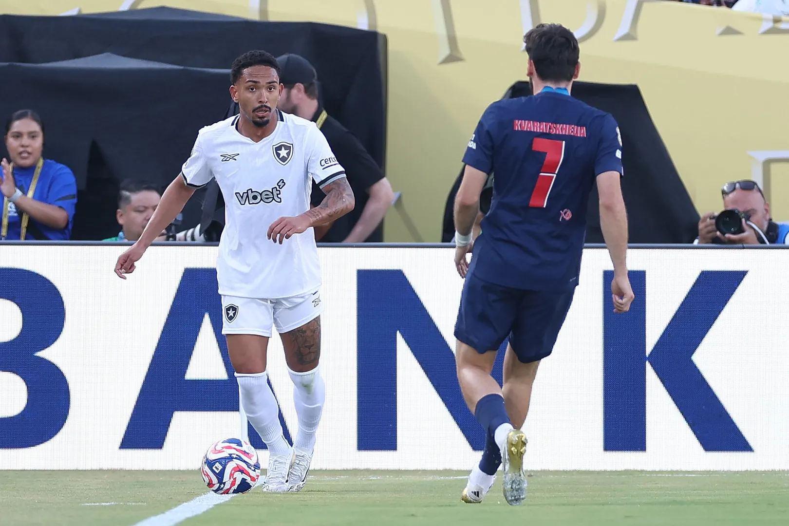 Vitinho &eacute; titular do Botafogo desde 2024 (Foto: Vitor Silva/Botafogo)