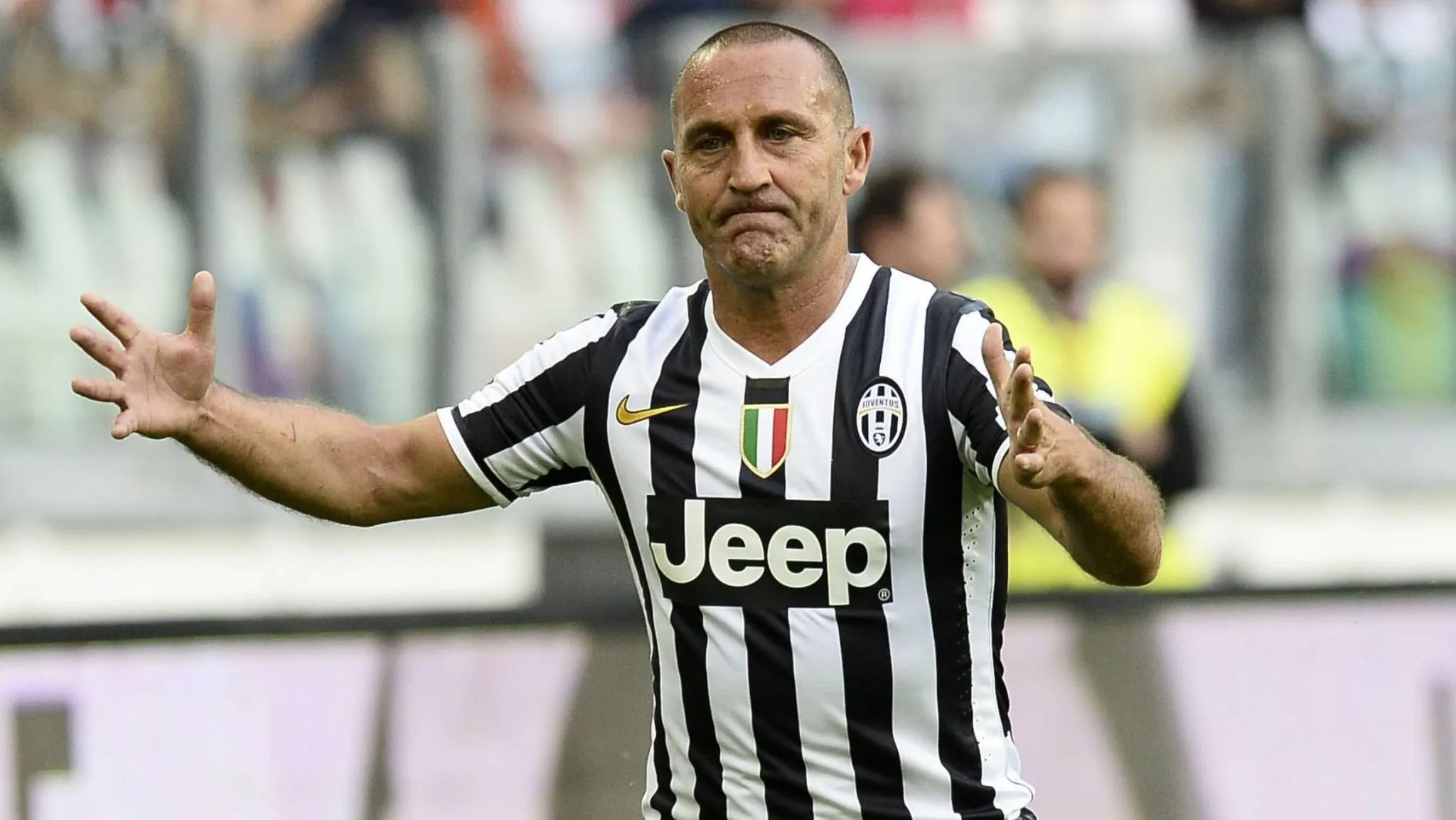 ‘Buscaria a pé se fosse preciso’: Tricampeão italiano pede contratação de astro para Juventus