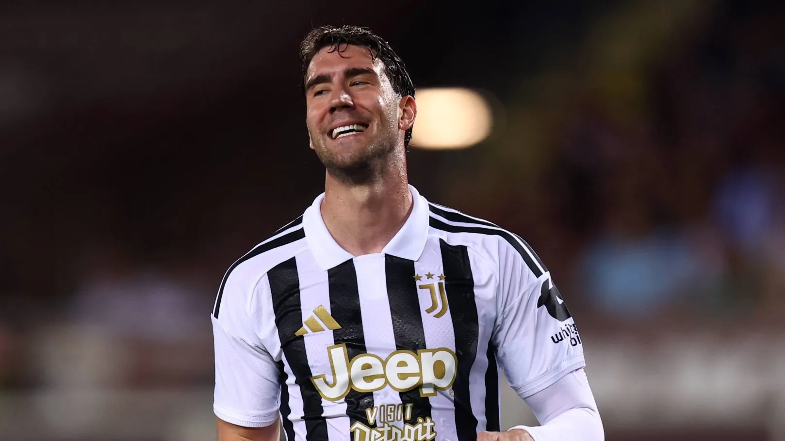 Miss&atilde;o Barcelona: Vlahovic &lsquo;engaveta&rsquo; proposta ideal, mas coloca prazo para definir futuro