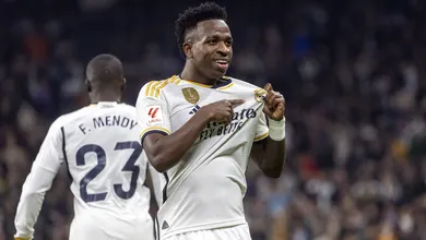 Vinicius Junior afirma estar em condi&ccedil;&otilde;es de voltar e decis&atilde;o de entrar em campo depende s&oacute; de Ancelotti