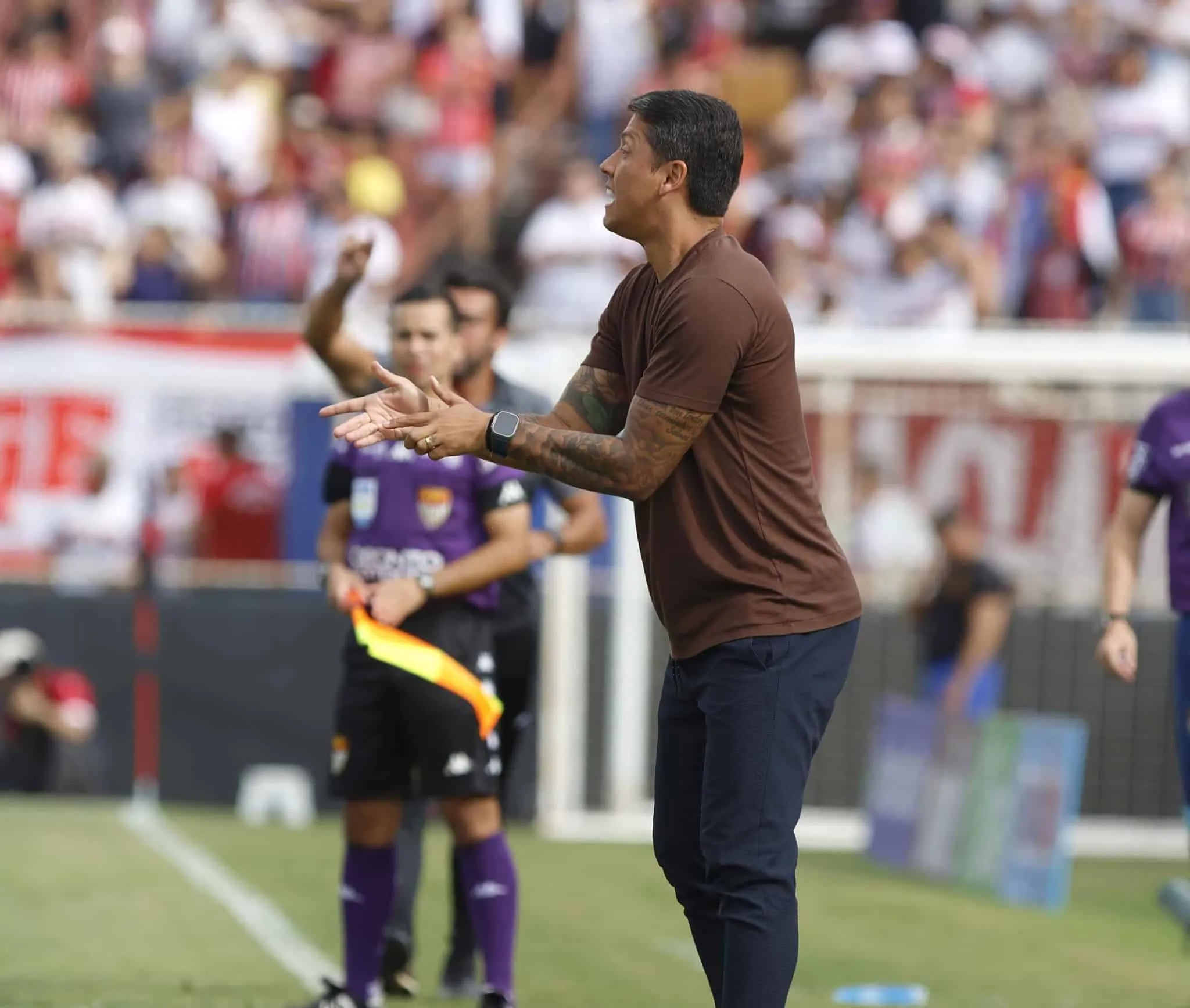 Nem mesmo t&iacute;tulo, quebra de tabu e vaga no Paulista fazem Carpini conquistar torcida do S&atilde;o Paulo