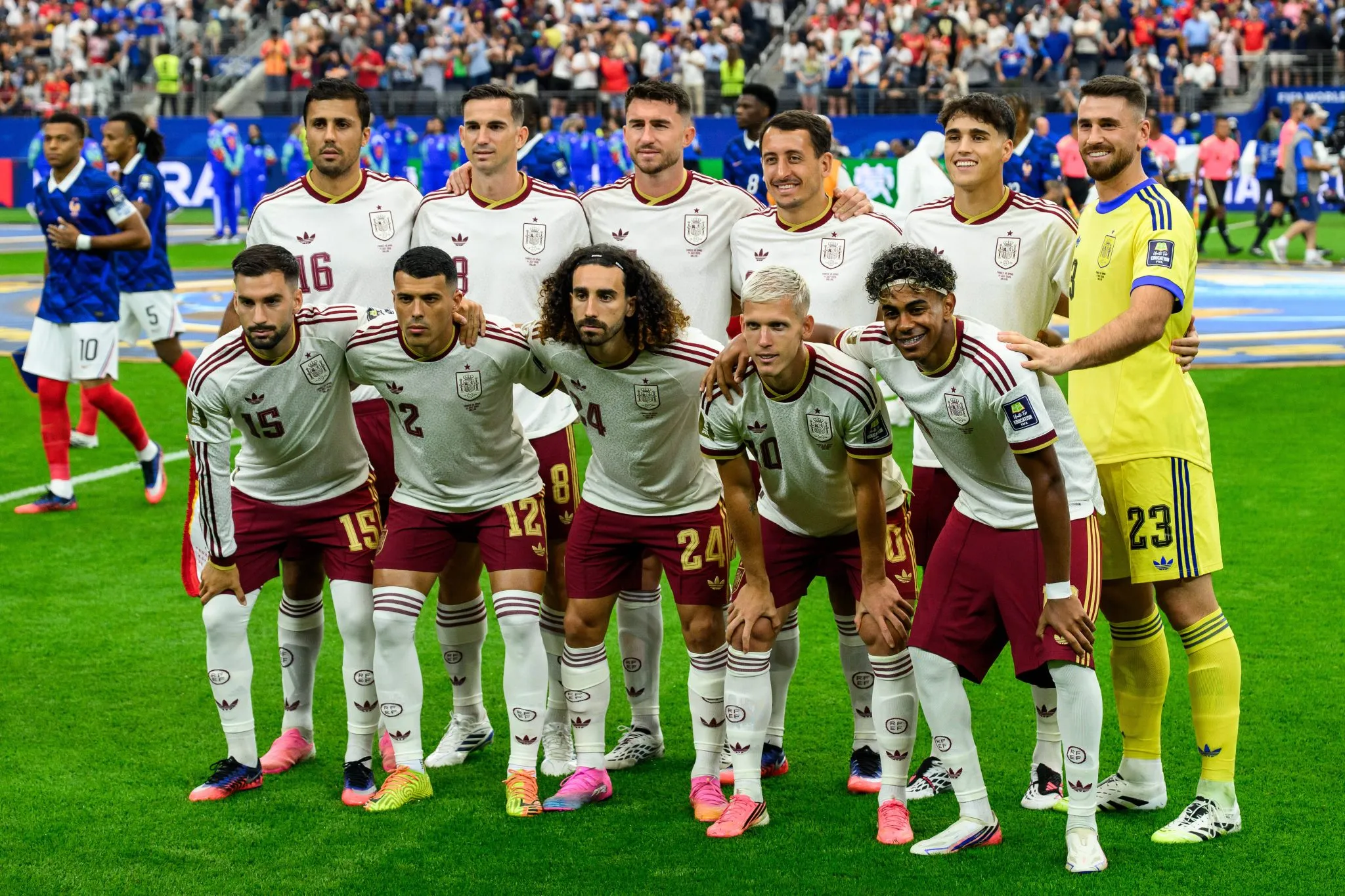 Os jogadores da Espanha antes de partida contra a Fran&ccedil;a na Copa do Mundo