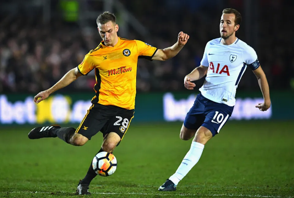 Newport County quase imp&ocirc;s vexame gigante, mas Tottenham tem segunda chance