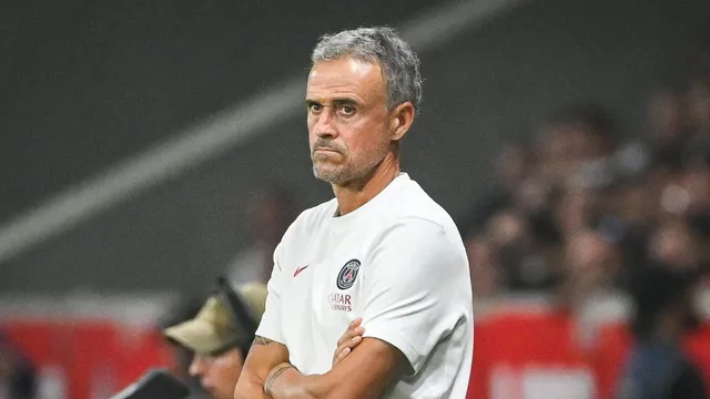 Novo trope&ccedil;o do PSG confirma que Luis Enrique ter&aacute; desafio