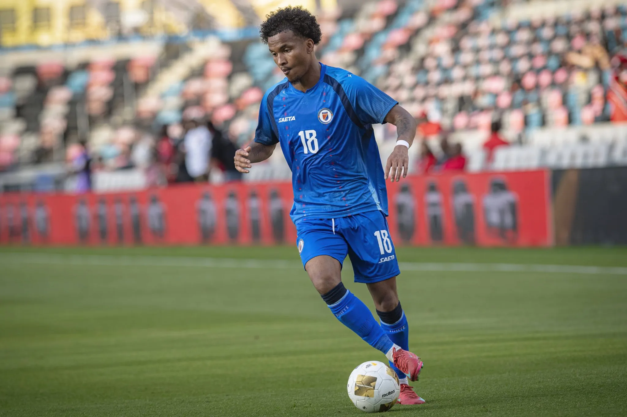 Her&oacute;i do Haiti, advers&aacute;rio do Brasil na Copa, se posiciona sobre pol&ecirc;mica que envolve nacionalizados