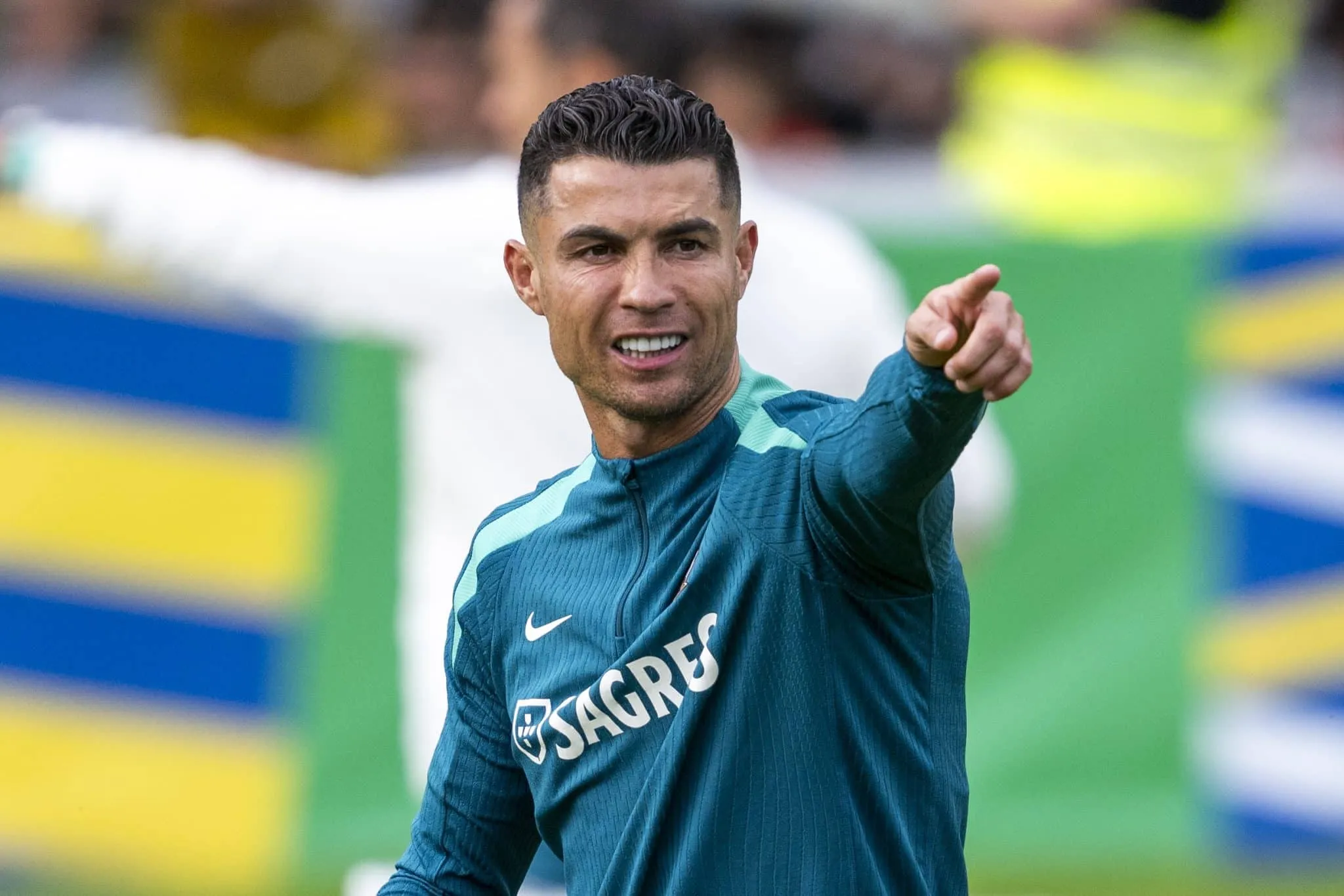 Rival corneta Cristiano Ronaldo antes de estreia na Euro: &lsquo;Sempre fui pr&oacute; Messi&rsquo;