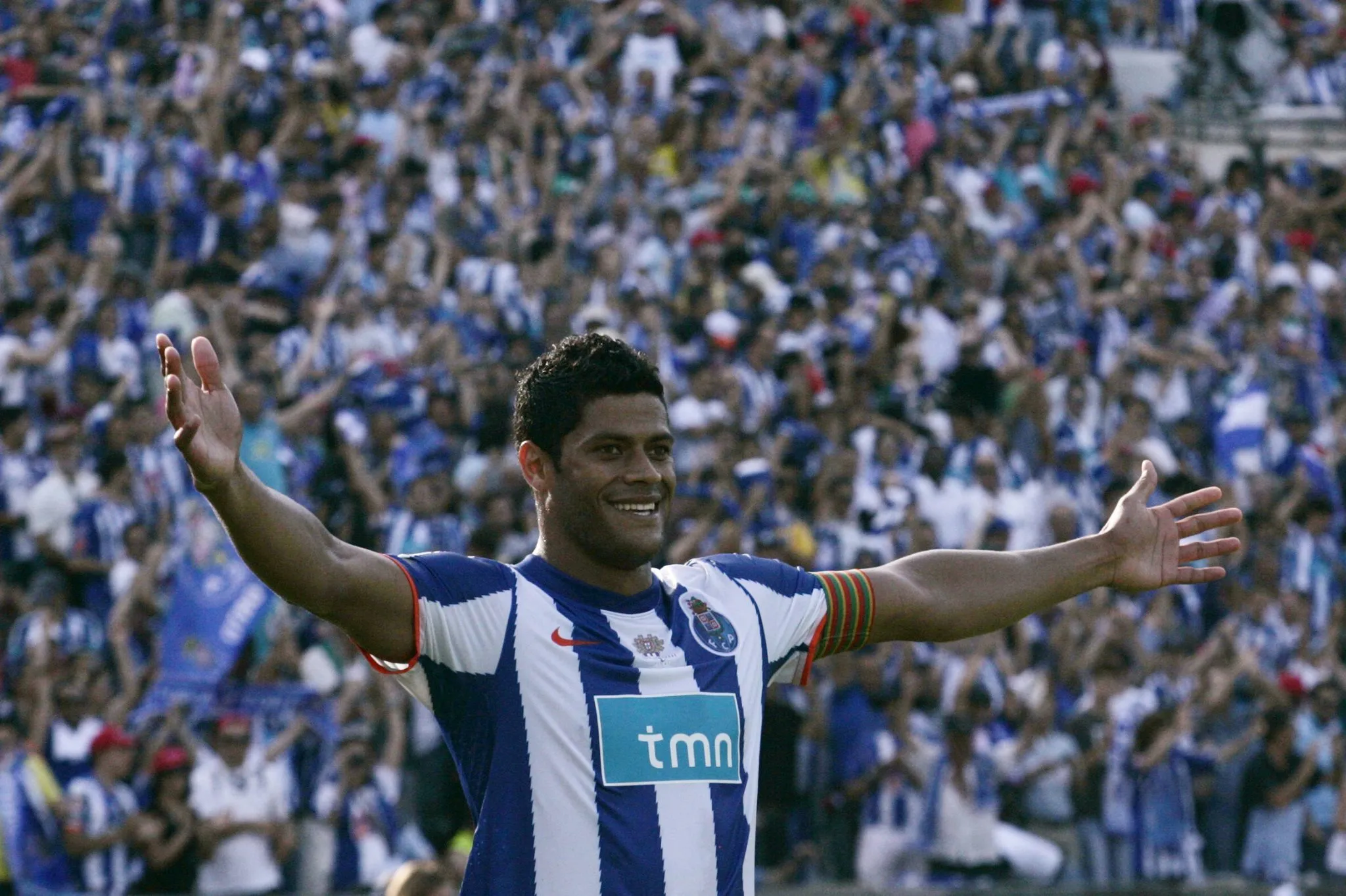 &lsquo;Lembra o Hulk&rsquo;: Ex-S&atilde;o Paulo voa no Porto e jornalistas revelam motivos para boa fase