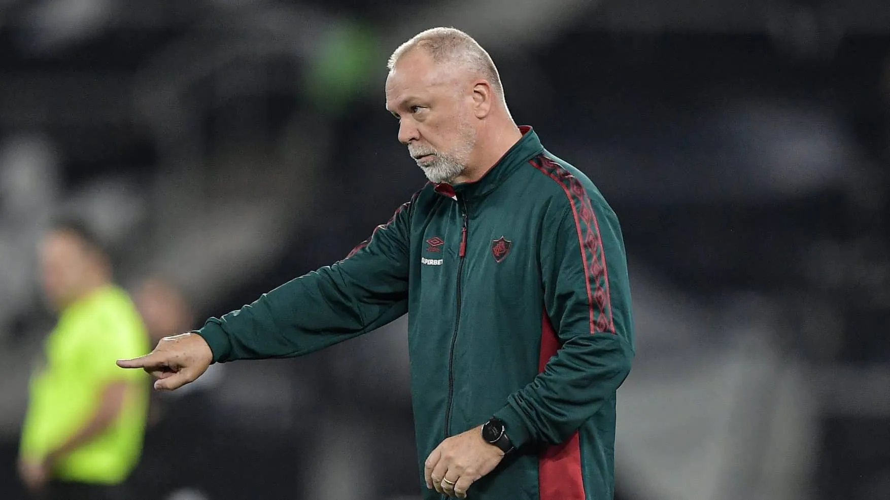 Jogadores do Fluminense disseram a Mano que Daronco n&atilde;o queria ir ao VAR