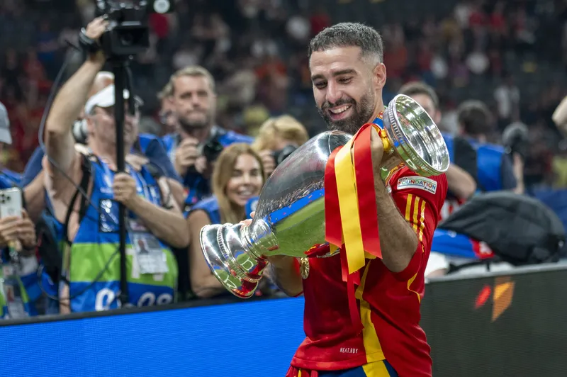 Al&eacute;m de vencer Champions e La Liga pelo Real Madrid, Carvajal foi campe&atilde;o europeu com a Espanha em 2024. Foto: Icon Sport