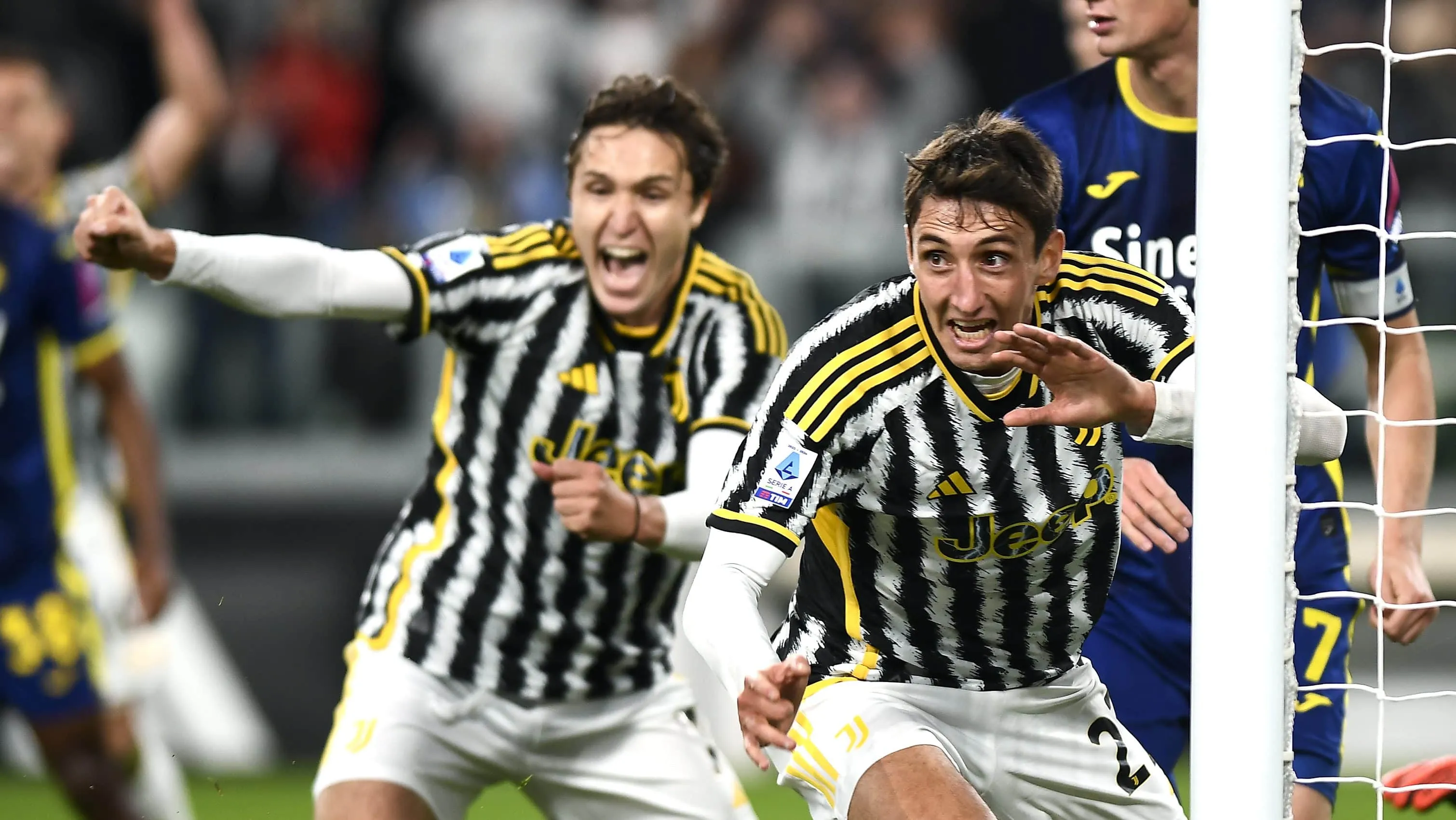 Foi sofrido, feio e dif&iacute;cil, mas a Juventus venceu o Verona no apagar das luzes virou l&iacute;der provis&oacute;ria