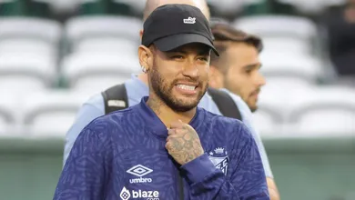 Ap&oacute;s pol&ecirc;mica de Raphinha, Rom&aacute;rio aconselha Neymar a deixar o Santos no meio do ano