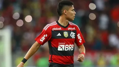 Luiz Ara&uacute;jo impressiona nos treinos e busca titularidade no Flamengo de Sampaoli