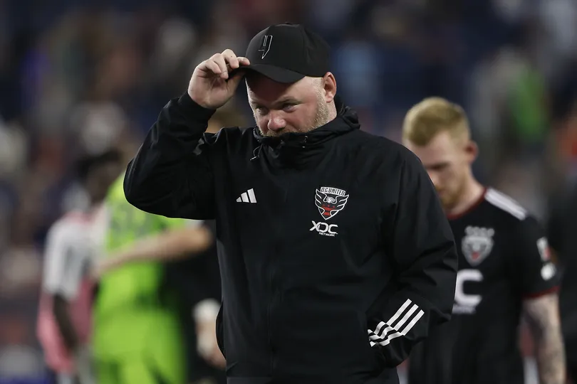 Foto: (IconSport) - Wayne Rooney ainda n&atilde;o engrenou em sua carreira como treinador