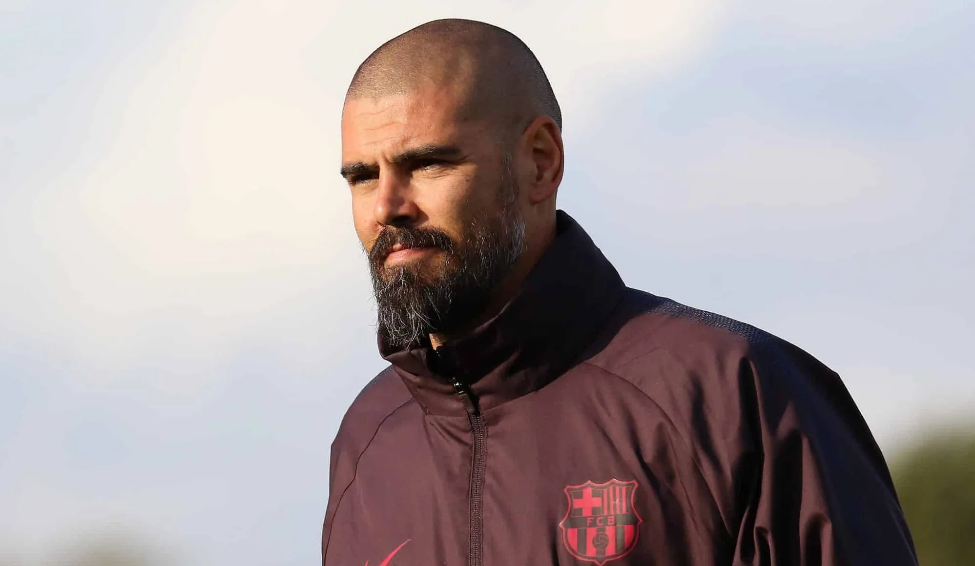 Cumpriu miss&atilde;o? Multicampe&atilde;o pelo Barcelona deixa o comando de clube da quarta divis&atilde;o