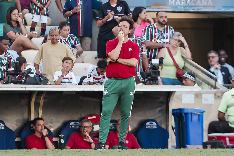 Fluminense de Fernando Diniz viu jejum em cl&aacute;ssicos aumentar para 11 jogos com derrota para o Botafogo, que complica campanha no Carioca - Foto: Lucas Mer&ccedil;on/Fluminense FC