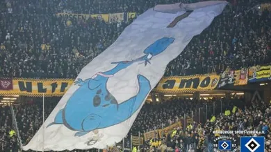 A torcida do Dresden n&atilde;o teve limites na hora de provocar o Hamburgo em seu bandeir&atilde;o
