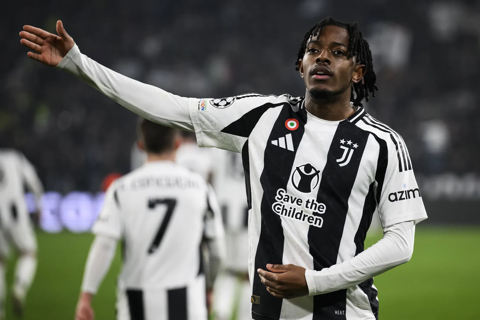 Mbangula comemora gol da Juventus na Champions (Foto: Imago)