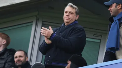 Como o novo presidente do Chelsea vai ser escolhido ap&oacute;s afastamento de Boehly?