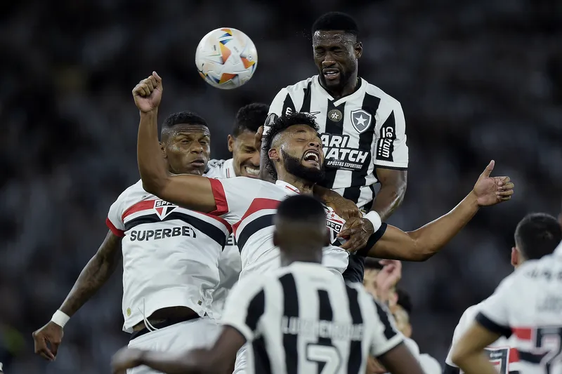 Sabino, em a&ccedil;&atilde;o contra o Botafogo