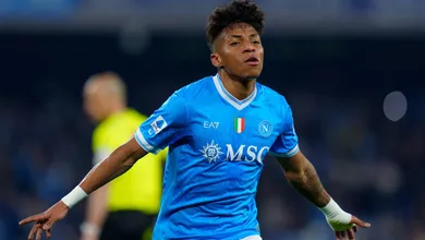 &lsquo;Novo queridinho de Conte&rsquo;: Jornal exalta in&iacute;cio arrassador de brasileiro pelo Napoli