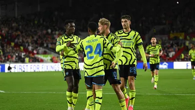 Arsenal sofre, mas vence Brentford pelo placar m&iacute;nimo e avan&ccedil;a na Copa da Liga Inglesa
