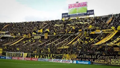 Montevid&eacute;u se une pelo Pe&ntilde;arol em nome da gl&oacute;ria do futebol uruguaio