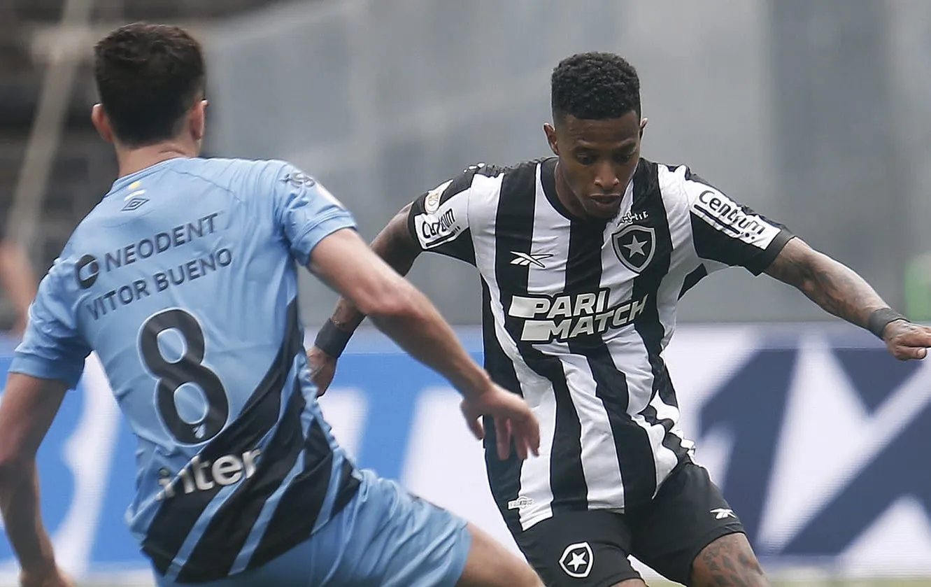 Botafogo reencontra Athletico-PR, pedra no sapato do clube na &uacute;ltima temporada