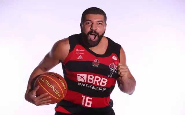 A idolatria da torcida do Flamengo por Olivinha n&atilde;o &eacute; por acaso e ser&aacute; eterna enquanto dure