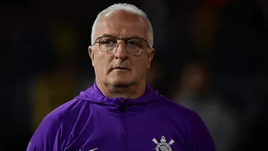 Corinthians abafa press&atilde;o em Dorival, mas vit&oacute;ria &eacute; crucial em meio &agrave; indecis&atilde;o de presidente