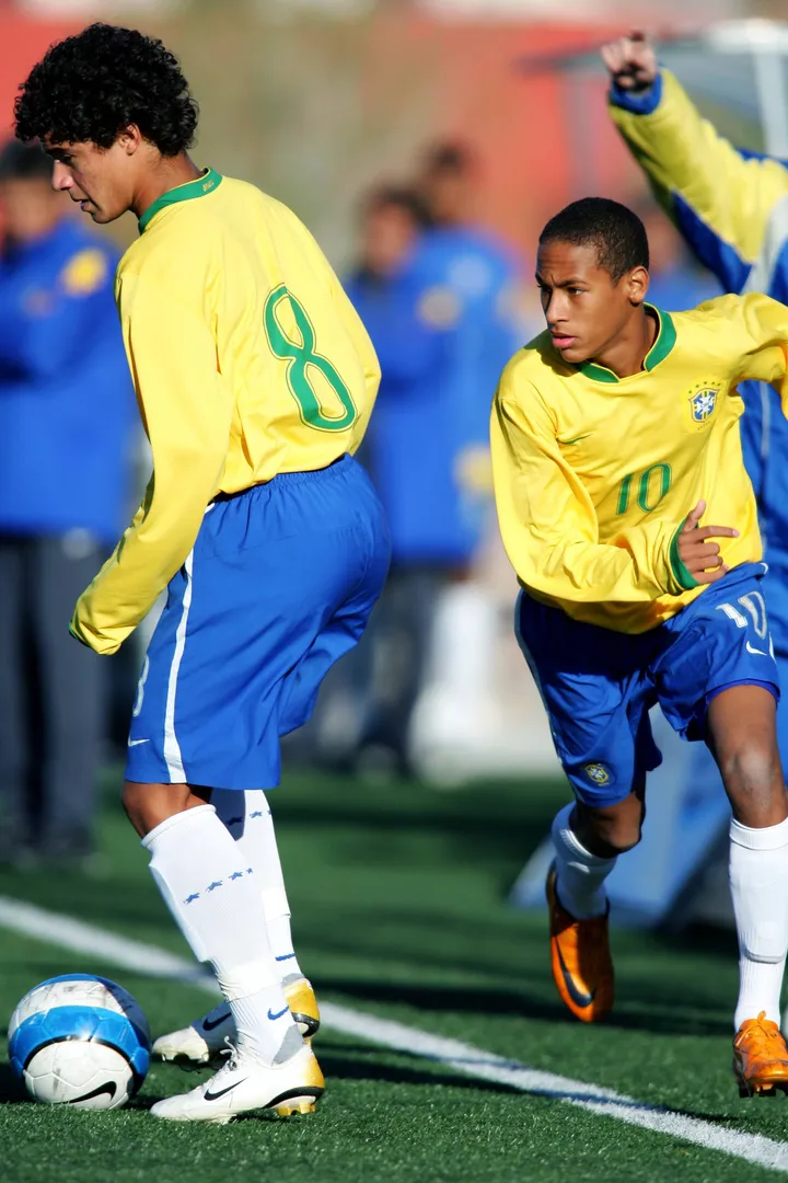 Coutinho e Neymar s&atilde;o parceiros de Sele&ccedil;&atilde;o Brasileira desde o sub-15 (Foto: Imago)