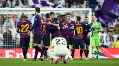 Num cl&aacute;ssico de pernas para o ar, o pandem&ocirc;nio causado pelo Real n&atilde;o adiantou ante a efic&aacute;cia do Bar&ccedil;a