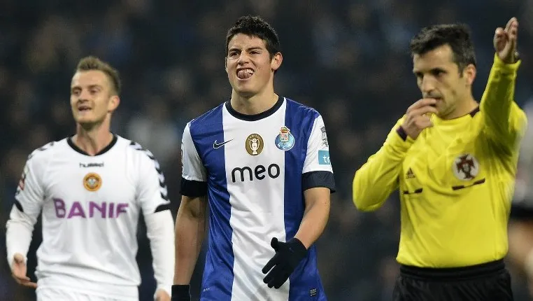 Porto vence Nacional, mas pode perder James para cl&aacute;ssico